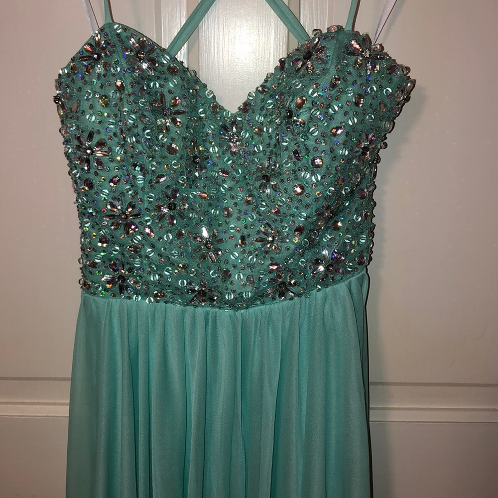 Dress - Picture 2 of 4